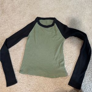 Women's Black and Green Long Sleeve Top